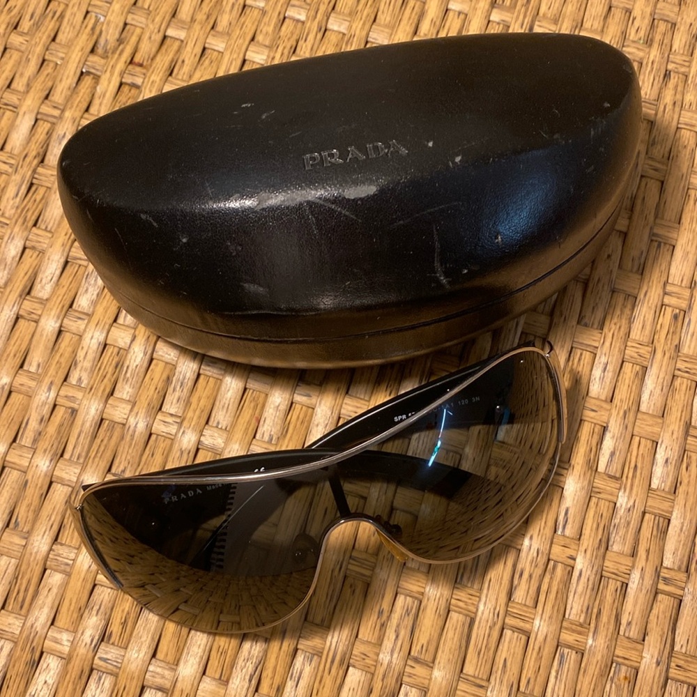 AUTHENTIC PRADA vintage aviator chrome sunglasses. rare frame, gently used